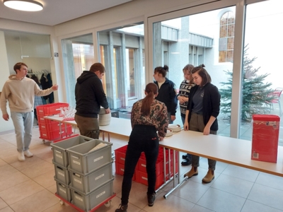 Vorbereitungen fur Apero.jpeg Vorbereitungen fur Apero.jpeg
