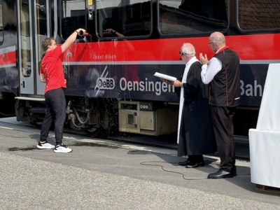 OeBB_Segnung_Flasche_klein.jpeg OeBB_Segnung_Flasche_klein.jpeg
