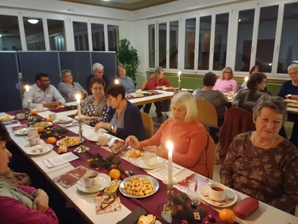 Frauengemeinschaft im Advent.jpg.jpeg